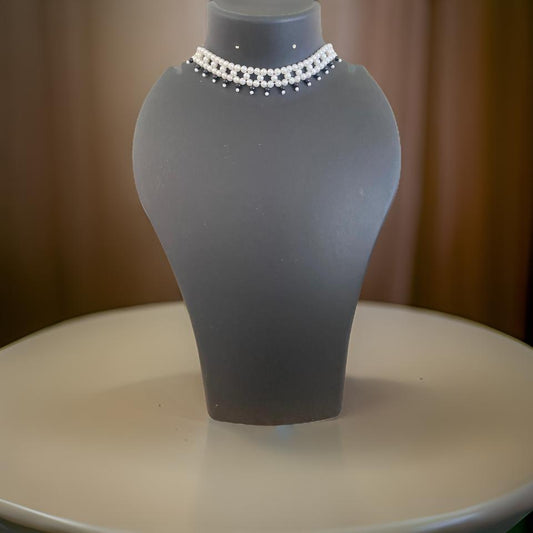 Light Weight and Pure Pearl Choker