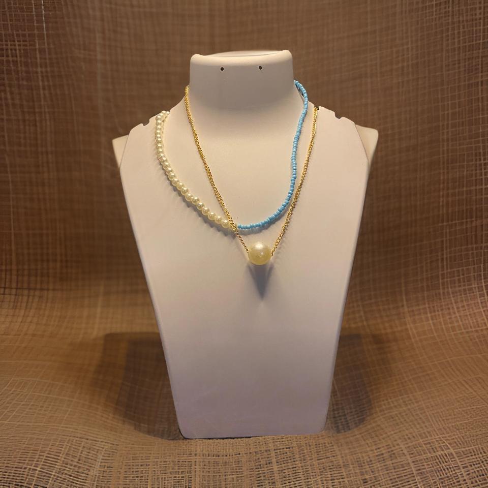 Double Layered Pearl and Pendant Necklace