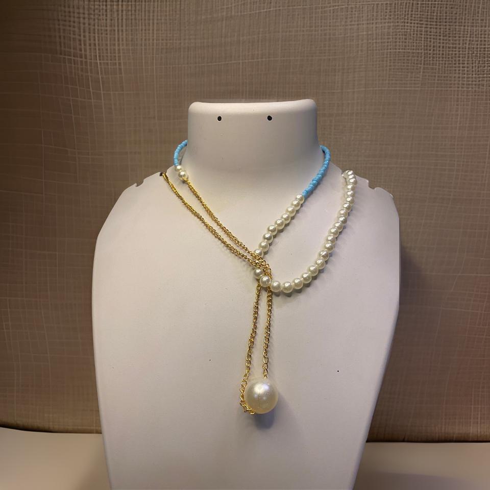 Double Layered Pearl and Pendant Necklace